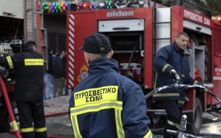 Φωτιά κοντά σε σπίτια στην Πάτρα – Συναγερμός στην Πυροσβεστική